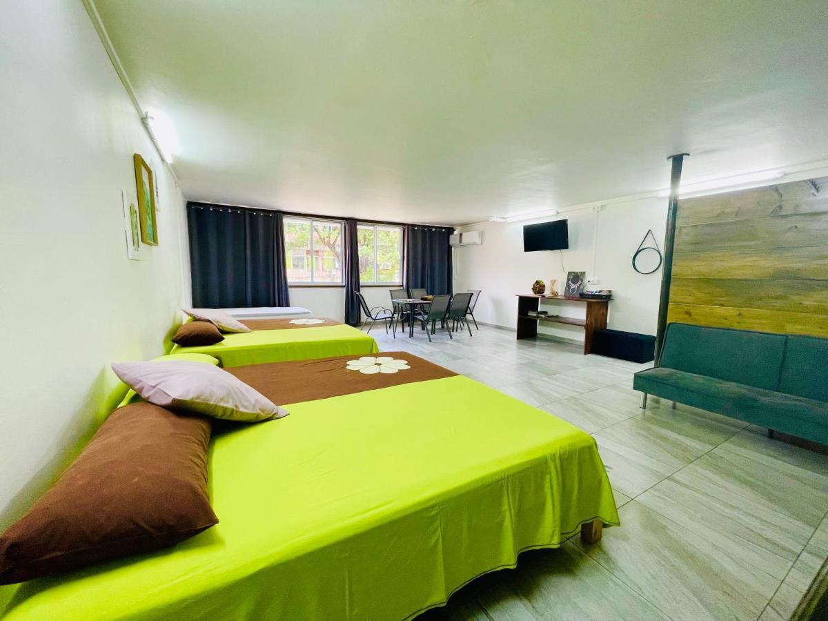 J&D Lodge ปาเปเอเต ภายนอก รูปภาพ